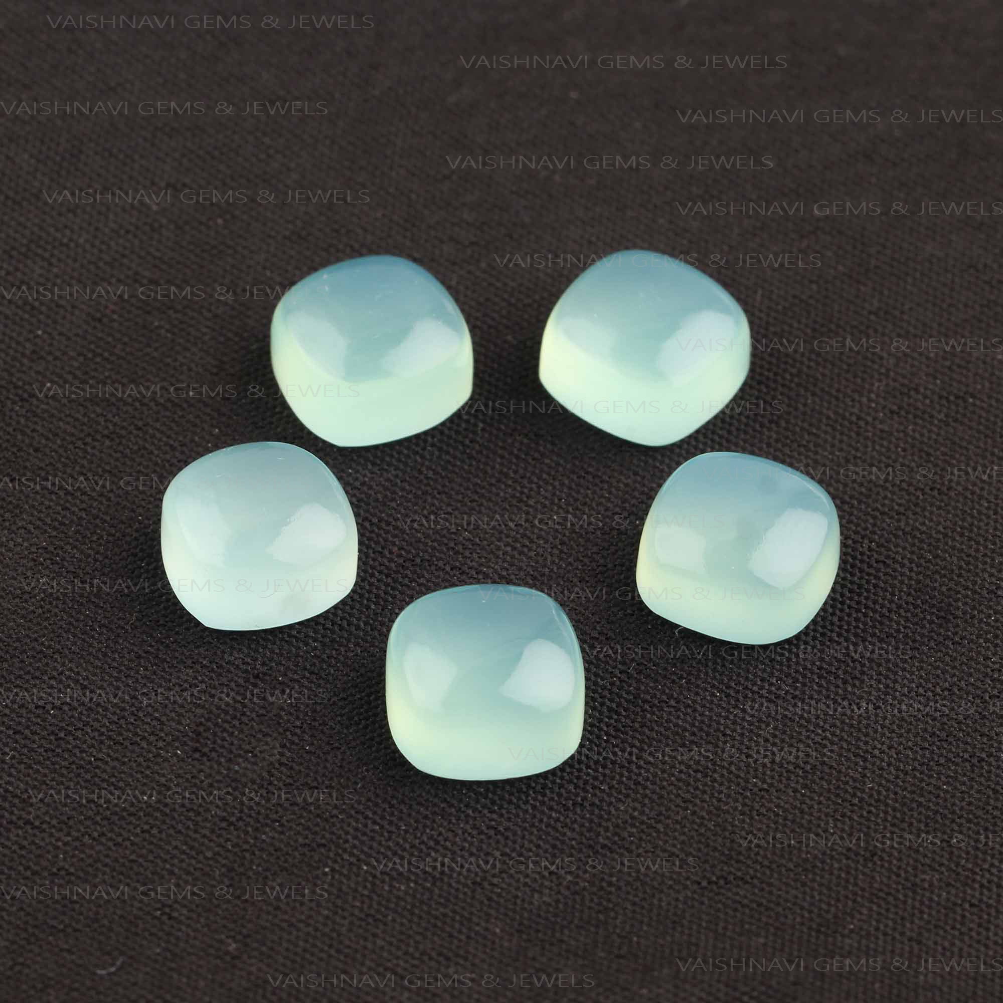 สีเขียวน้ำทะเล