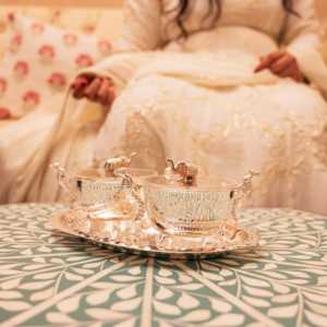 Juego de 2 Cuencos para Frutos Secos con Diseño Oriental, Hechos a Mano, Plateados, con Forma de Elefante y Pavo Real, con Bandeja Redonda Pulida - Product Image 4