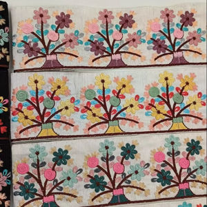 Lujo ecológico Floral con cuentas de encaje Adorno hecho a mano Perlas Lentejuelas Cuentas para vestidos de novia Vestidos de noche Bolsos mejorados - Product Image 1