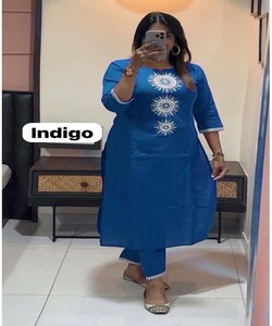 Fusion de mode: Style pakistanais Salwar Kameez - Fusion de styles traditionnels et modernes, créant une mode chic et élégante - Product Image 6