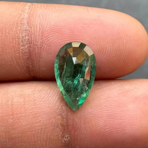 Piedra preciosa natural de pera cortada en Esmeralda calibrada facetada directa fabricante de la India verde esmeralda de Zambia fabricación de joyas de piedras preciosas - Product Image 5