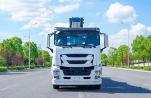 Camion de travail en hauteur d'occasion en excellent état, modèle ISUZU GIGA 45m/65m, plateforme télescopique, disponible dès maintenant. - Product Image 4