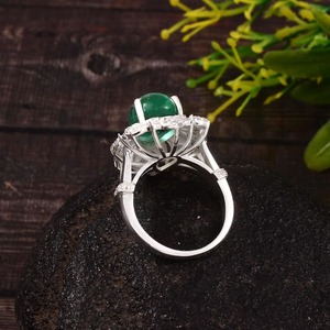 Anillo de Compromiso Clásico Solitario de Plata de Ley 925 con Esmeralda Cultivada en Laboratorio de Corte Pera de 3 Quilates para Mujer, Joyas Shama Gems - Product Image 3