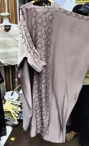 Vêtements musulmans traditionnels islamiques élégants et modestes pour femmes Abaya de mariée luxueuse de qualité supérieure style Dubaï-Accessoire inclus - Product Image 2