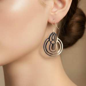 Bijoux vietnamiens faits à la main, boucles d'oreilles en corne de buffle naturelle polie, style léger et pendantes, pour une utilisation unique en accessoire - Product Image 2