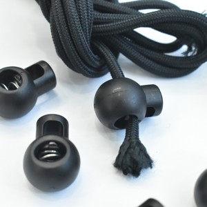 Prix de gros : Bloque-cordon en plastique à ajustement élastique, en nylon recyclé, couleur noire, finition nickelée, sans nickel, fabriqué au Vietnam - Product Image 2