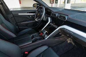 2024 Performante Automatic Coupe Intérieur Sombre Turbo AWD ACC Alliage d'aluminium Tissu Sans accident et prêt à l'emploi - Product Image 2