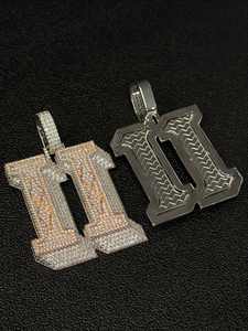 จี้เพชรโมอิสซาไนต์เงินแท้ 925 สไตล์ฮิปฮอป ดีไซน์ตัวเลขทรงบาแกตต์  พร้อมสร้อยคิวบาลิงค์  จี้ใหม่  สวยงาม - Product Image 3