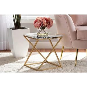 Table d'appoint rectangulaire moderne avec cadre en métal doré et dessus en MDF durable Table d'appoint élégante pour le salon ou la chambre à coucher - Product Image 3