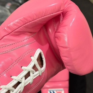 Venta al por mayor de guantes de boxeo personalizados profesional mate rosa de cuero Guantes De Boxeo 8oz Sparring tamaño precio barato - Product Image 4
