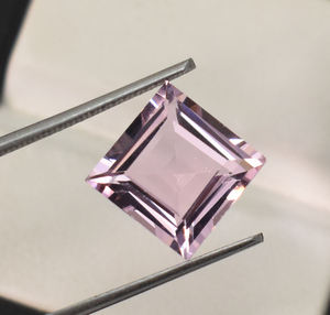 Morganite pêche carré princesse coupe 6 mm à 9 mm tailles facettes rose laboratoire pierres précieuses en vrac pour la fabrication de bijoux - Product Image 4