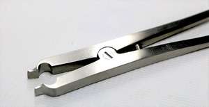 Ensemble d'instruments hémostatiques neurochirurgicaux manuels en acier inoxydable, pinces de Raney pour l'application et le retrait - Product Image 5