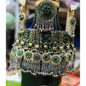 Ensemble de bijoux léger et respirant pour mariages, haute performance, bijoux artificiels complets pour le cou, brodés - Product Image 1