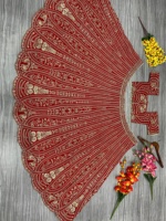 Hermoso Lehenga Choli de Último Diseño con Material de Seda, Bordado con Hilos, Trabajo de Codificación y Lentejuelas