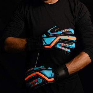 Doigt sauver haute qualité produit premium meilleur fournisseur vêtements pour adultes gants de gardien de but de football par des industries incroyables - Product Image 5