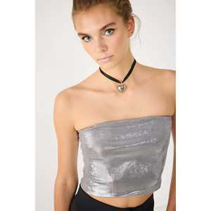 Top Corto Sin Tirantes de Tela Brillante - Product Image 3