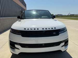 Land Rover Range Rover Sport SE d'occasion propre, modèle 2024 - Product Image 2