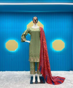 Ensemble Palazzo Dupatta Top de luxe et élégant: ensembles palazzo dupatta de luxe conçus avec sophistication et style à l'esprit - Product Image 4