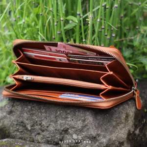 High Quality Full-Grain Leather <b>Wallet</b> Women <b>Zip</b> Around Clutch with Multi-Card Holder Design Elegant and Durable for Everyday - Product Image 3