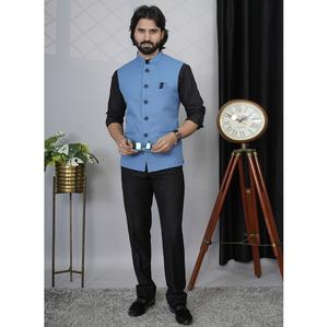 Chaleco de Hombre de Primera Calidad en Color Claro, Ideal para Bodas, Ropa de Negocios y Uniformes Corporativos, Disponible para Exportación - Product Image 1