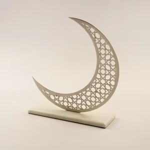 Support mural décoratif en laiton au design simple, accents du Ramadan pour la maison, décoration arabe, croissant de lune, minaret, support en métal - Product Image 6