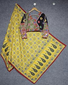 Les plus tendances Flair lourd Lehenga Choli vêtements indiens et pakistanais - Product Image 4