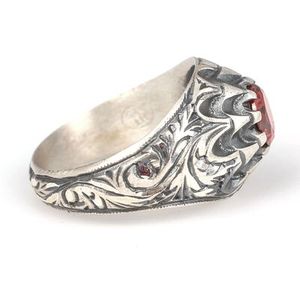 Anillo de Plata de Ley 925 para Hombre con Circonita Naranja y Piedra Color Granate, Bañado en Rodio, Elegante y Moderno para Uso Diario, Certificado IGI - Product Image 2
