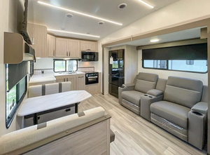 Caravana de Viaje Ligera de Aluminio para 4 Personas, Estándares Australianos, Todoterreno, con Energía Solar de 400W, Mejores Precios - Product Image 3