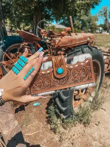 ชุดกระเป๋าสตางค์หนังแท้สำหรับผู้หญิง งานแฮนด์เมดสไตล์วินเทจตะวันตก กระเป๋าคลัทช์แบบพับสามตอน ป้องกัน RFID พร้อมซิปปิด ดีไซน์ทันสมัย - Product Image 2