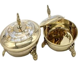 Juego de 2 tazones para servir de forma única, vajilla decorativa de Color dorado y latón de diseño único para restaurantes y hoteles - Product Image 1