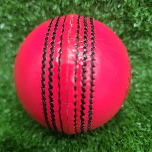 ลูกบอลคริกเก็ตหนังวัวแข็งลายคริกเก็ตหนังสีแดงสำหรับฝึกซ้อมบอลคริกเก็ตเกรดเย็บมือคุณภาพดี - Product Image 6