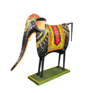 Elefante Pintado a Mano en Hierro con Diseño de Plantas para la Celebración de Diwali - Product Image 1