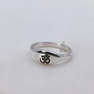 Anillo Om de Plata de Ley 925 con Símbolo Aum, Hecho a Mano, Rodio, Grabado Personalizado, Joyería de Yoga para Meditación, Regalo Espiritual - Product Image 3