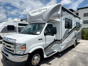 Vendedor Verificado de F-o-r-e-s-t R-i-v-e-r F-o-r-e-s-t-e-r 2441DSF Usado del 2026, Listo para Viajar - Product Image 3