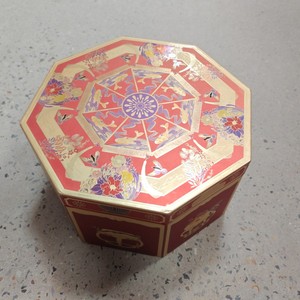 กล่องของขวัญทรงหลายเหลี่ยมสามเหลี่ยมทรงโค้งรูป<span class=keywords><strong>สวรรค์</strong></span>และโลกทำด้วยมือตามแบบ - Product Image 1