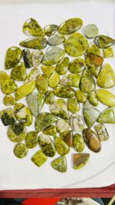 อัญมณีโอปอลทรงหลังเบี้ยสีเขียวธรรมชาติเกรด AAA อัญมณีหลวมหลายขนาดปรับแต่งได้ราคาไม่แพง - Product Image 2