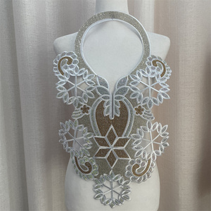 Nouvel accessoire de couture DIY tendance et de haute qualité : patch en tissu brodé ajouré avec strass thermocollants pour col - Product Image 1