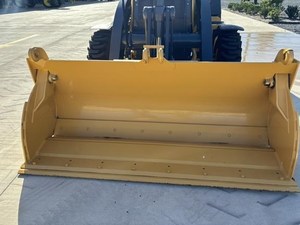 Chargeuse-pelleteuse JOHN DEERE 315SL neuve/d'occasion 2023 avec une charge nominale de 9 tonnes, une puissance de 75 kW, pompe hydraulique et roulement inclus - Product Image 4