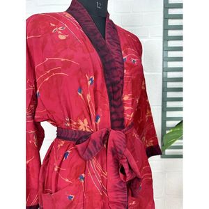 Kimono Vintage de Crepé de Seda, Bata Suave y Cómoda, Ligera, Ropa de Dormir de Lujo, Regalo Perfecto para Mujer, Ropa de Dormir para Ocasiones de Primavera - Product Image 4