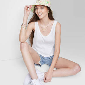 Top Corto da Donna Bianco con Design Wild Fable, Taglia M, in Jersey Traspirante, Logo Personalizzato, Senza Cuciture, Stile Casual per Palestra e Yoga - Product Image 1