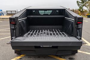 Auto <span class=keywords><strong>Usata</strong></span> con Basso Chilometraggio, <span class=keywords><strong>Tesla</strong></span> Cybertruck SUV 2024 in Ottime Condizioni, Spedizione Mondiale - Product Image 5