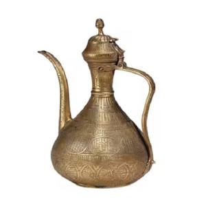 Dallah en métal de style antique pour une décoration de maison arabe élégante et un bel accent culturel - Product Image 1