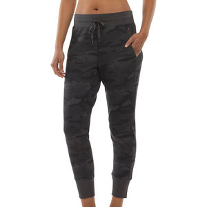 กางเกงจ็อกเกอร์ทรงสปอร์ตเอวกลาง ระบายอากาศได้ดี เป็นมิตรกับสิ่งแวดล้อม ความยาวระดับเข่า ทรงขาตรง ไซส์พลัส  ขั้นต่ำในการสั่งซื้อน้อย  กางเกงออกกำลังกายสำหรับผู้หญิง  มีจำหน่าย - Product Image 1