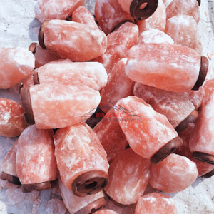 โคมไฟเกลือสีชมพูหิมาลัยธรรมชาติคุณภาพระดับพรีเมี่ยมจากผู้ผลิตที่เชื่อถือได้โคมไฟแกะสลักดอกไม้ฮวงจุ้ยลวดลายความรักที่มาจากปากีสถาน - Product Image 6