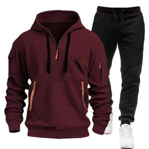 Ensemble de survêtements en polyester de jogging pour hommes avec logo personnalisé de haute qualité vêtements de sport à motifs solides survêtement personnalisable - Product Image 6