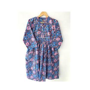 Robes d'été en coton imprimé à fleurs du fabricant indien fournisseur pour les femmes forte demande pour les tenues de bal Style doux naturel - Product Image 1