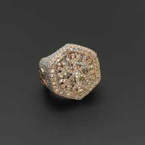 Anillo Cruzado de Plata de Ley 925 con Diamantes Moissanite VVS que Pasan el Test de Diamantes, Estilo Hip Hop, Personalizado y con Incrustaciones de Diamantes - Product Image 1