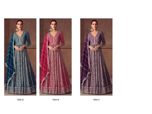 Nouveau catalogue - Costume Anarkali en soie Chinon pour mariage et festival indien et pakistanais - Broderie de fils et de paillettes - Product Image 4