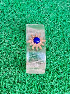 Manchette de pierres précieuses en cristal naturel de quartz avec pierre précieuse Lapis Lazuli au centre Manchette de pierres précieuses de conception unique pour hommes ou femmes cadeau - Product Image 3