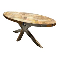 Table à manger ovale en bois massif à chevrons |   Table de luxe avec base en acier inoxydable |   Design moderne fait main |   Meubles de maison